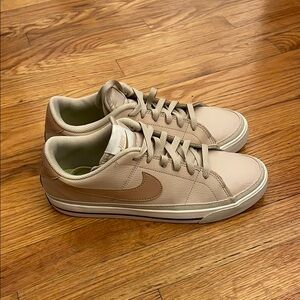 Nike Beige Sneakers
